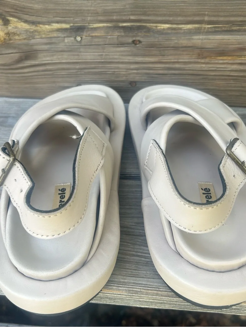 Kkerelé Tira Beige Leather Sandal - Picture 2 of 7